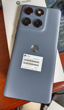 摩托罗拉 联想moto Edge 60s 曲面金刚 超薄大电池5GAI手机 12+256薄雾鸢尾