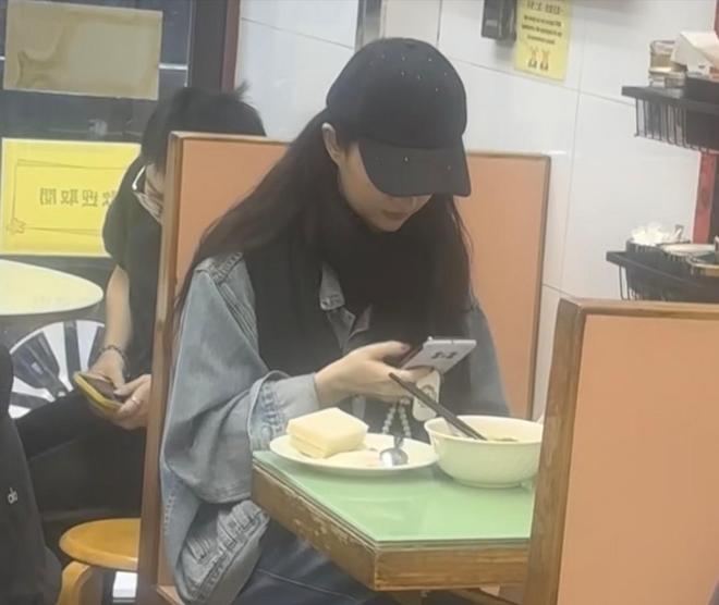 lZjKAo3g0J0kavxN.jpg